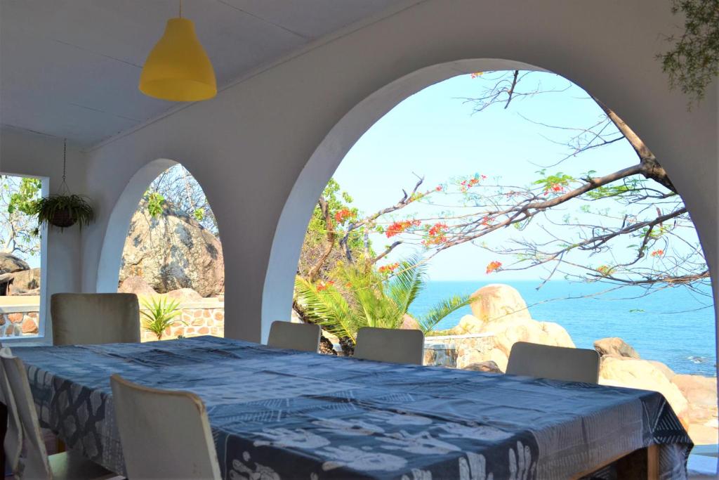 Lakeside Beachfront Rooms